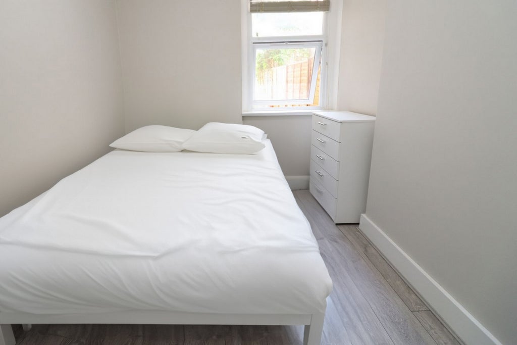 Room Globe Road in Greater London
