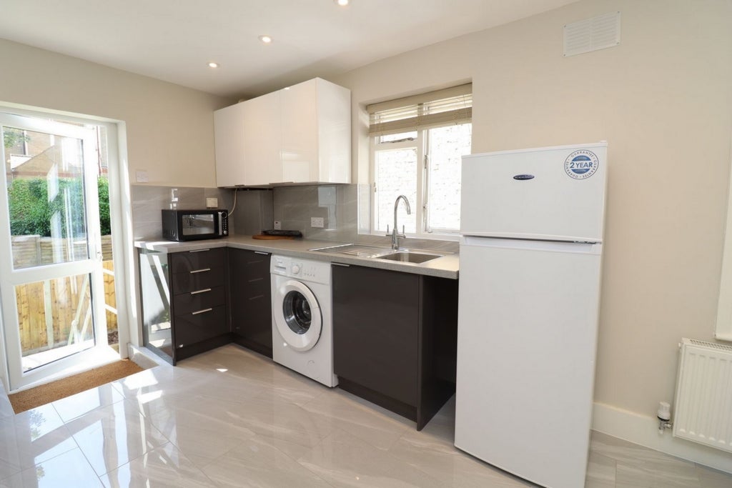 Room Globe Road in Greater London
