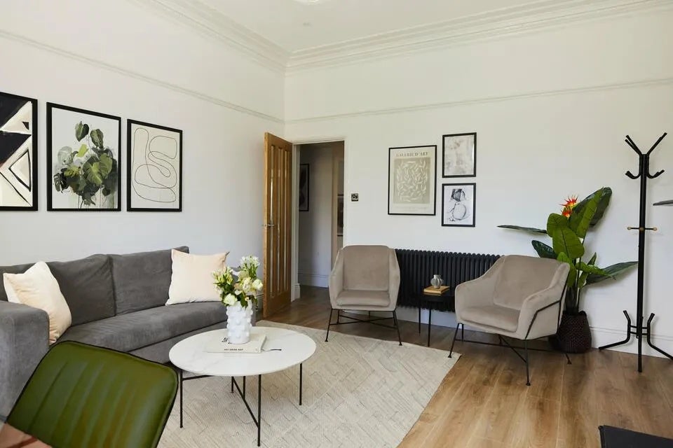 Flat Conyer's Road in Greater London