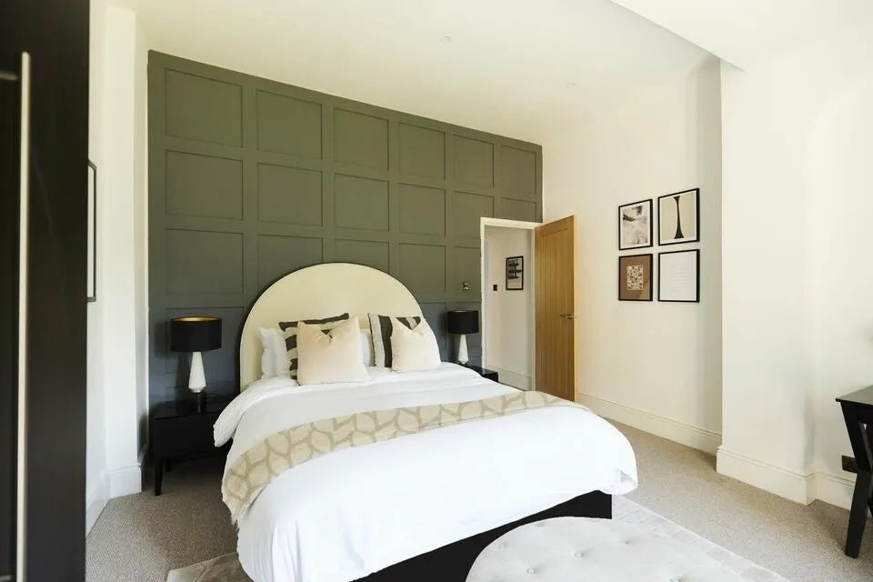 Flat Conyer's Road in Greater London
