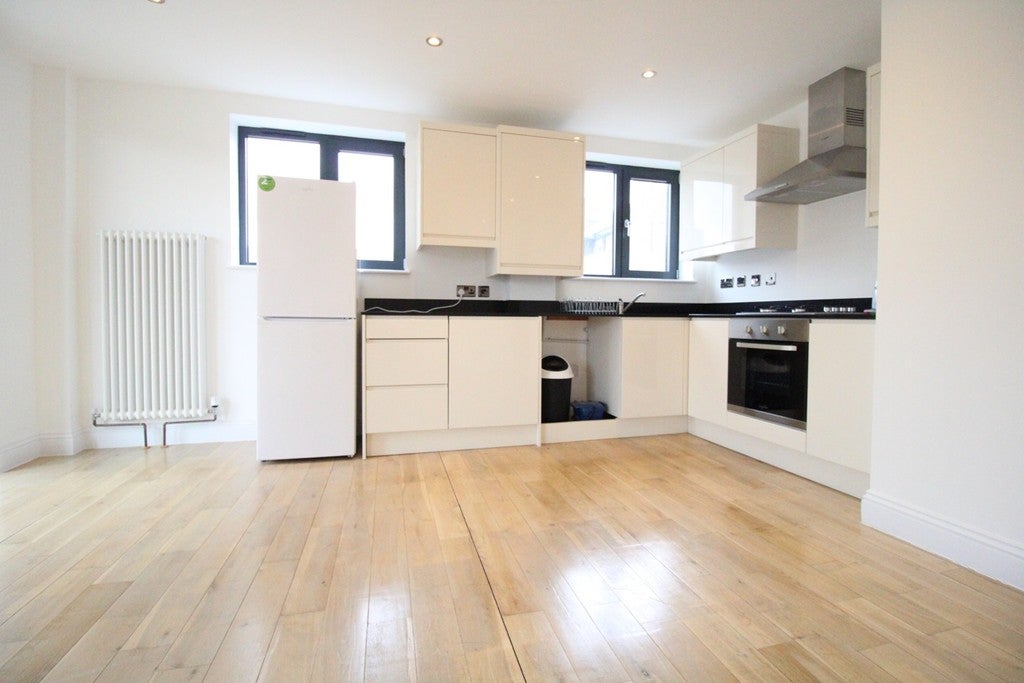 Flat Crondall Street in Greater London