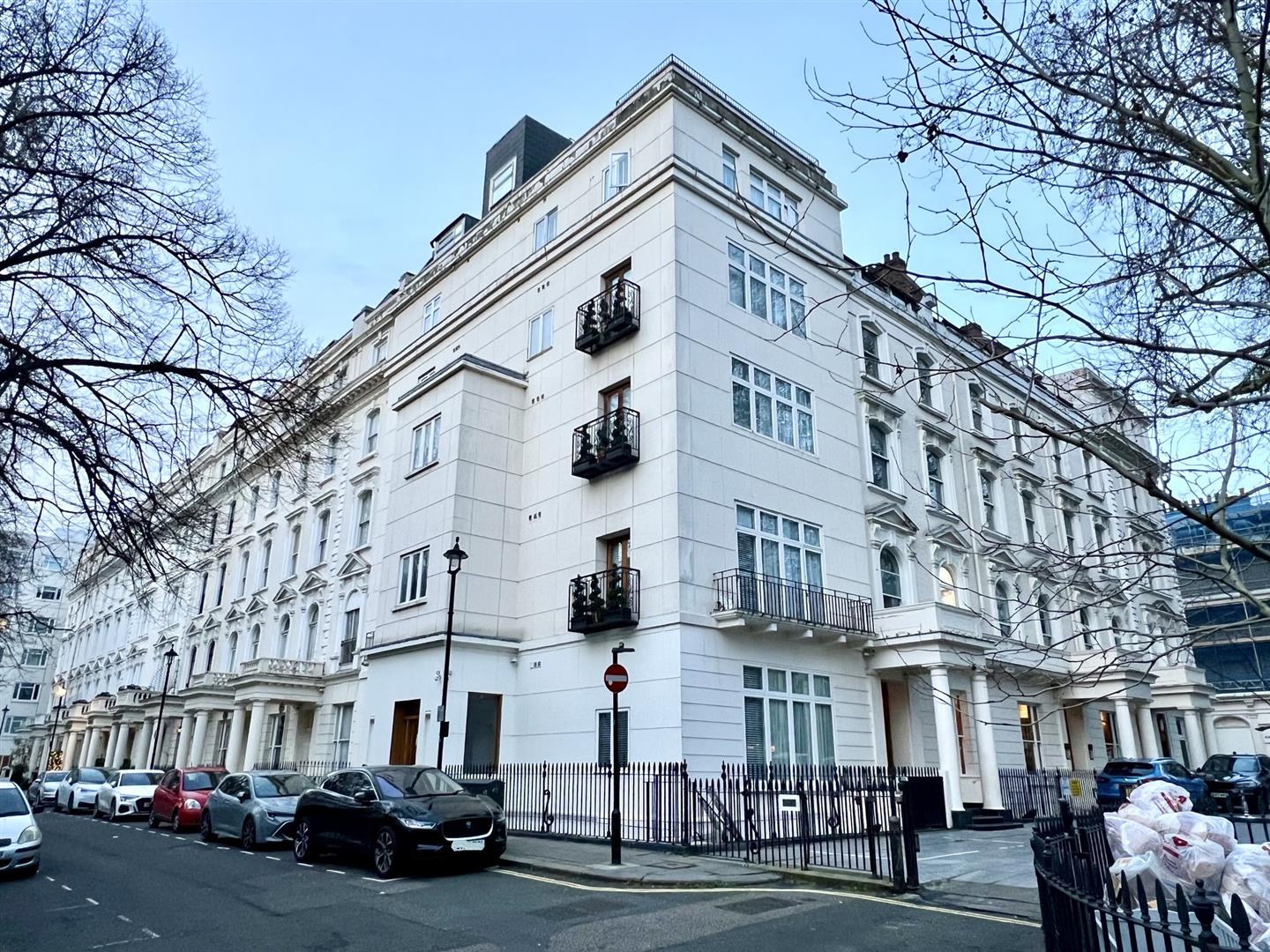 Flat Talbot Square in City of Westminster