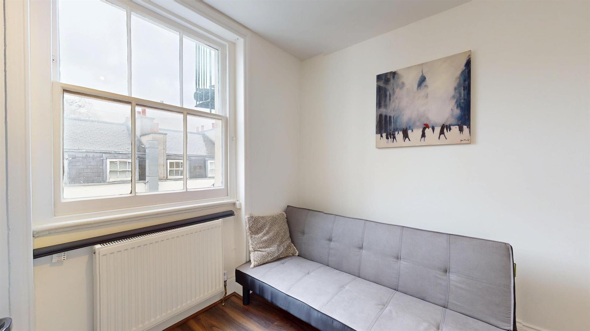 Flat Talbot Square in City of Westminster