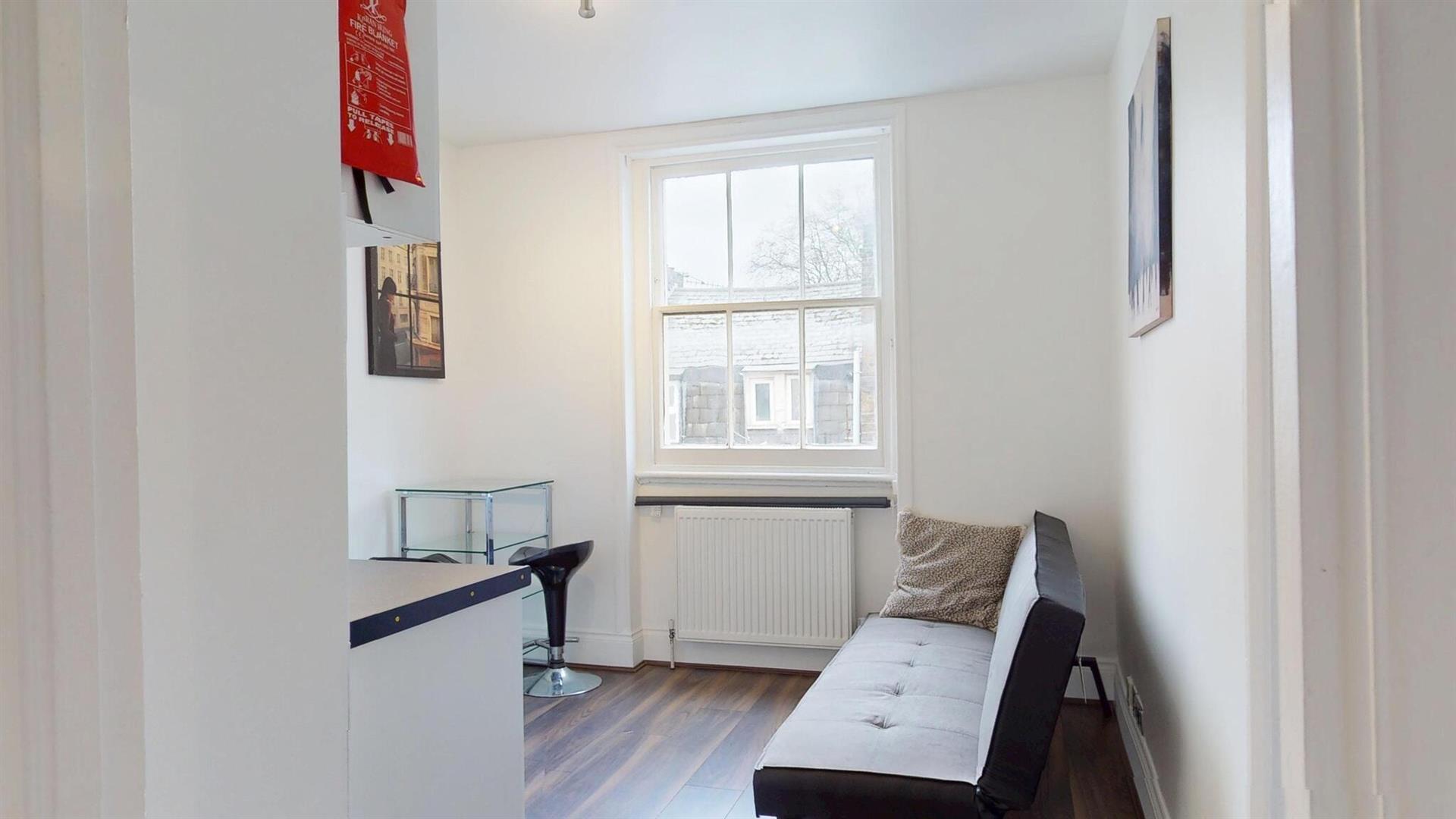 Flat Talbot Square in City of Westminster