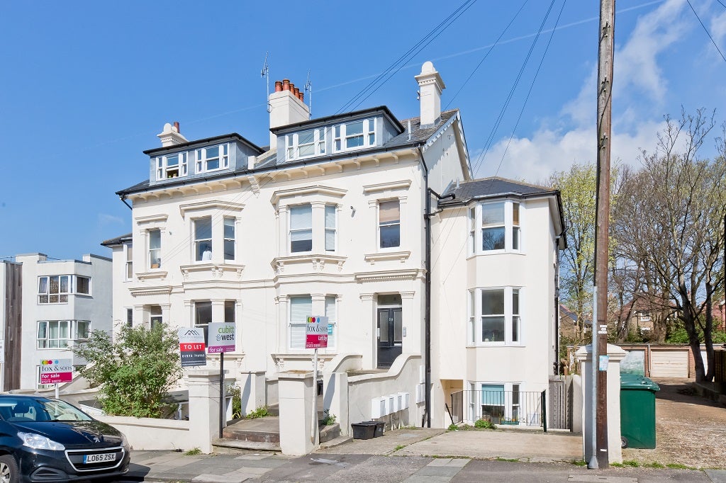 Flat Stanford Avenue in Brighton