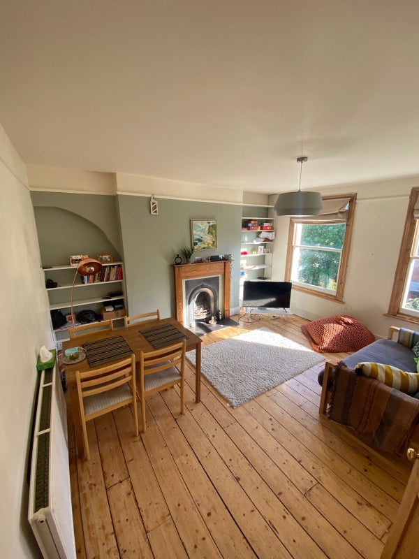 Room Gresham Road in Greater London