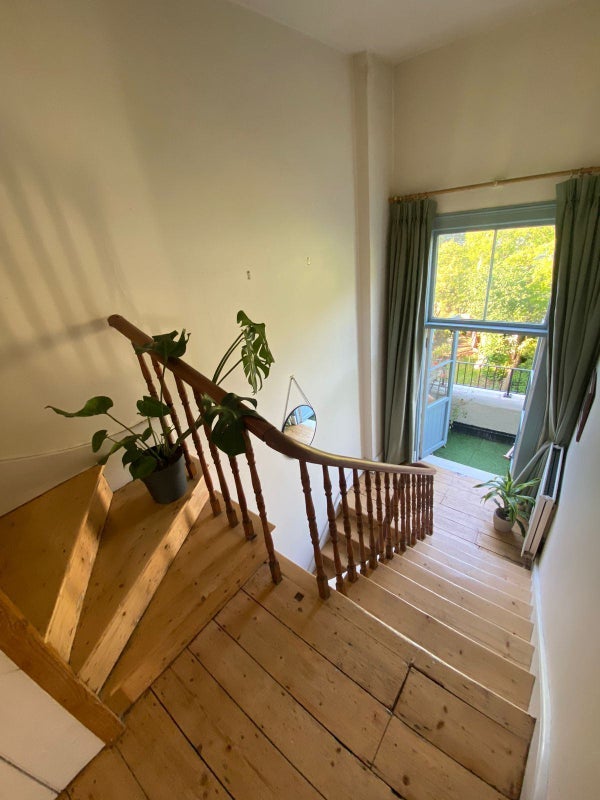 Room Gresham Road in Greater London