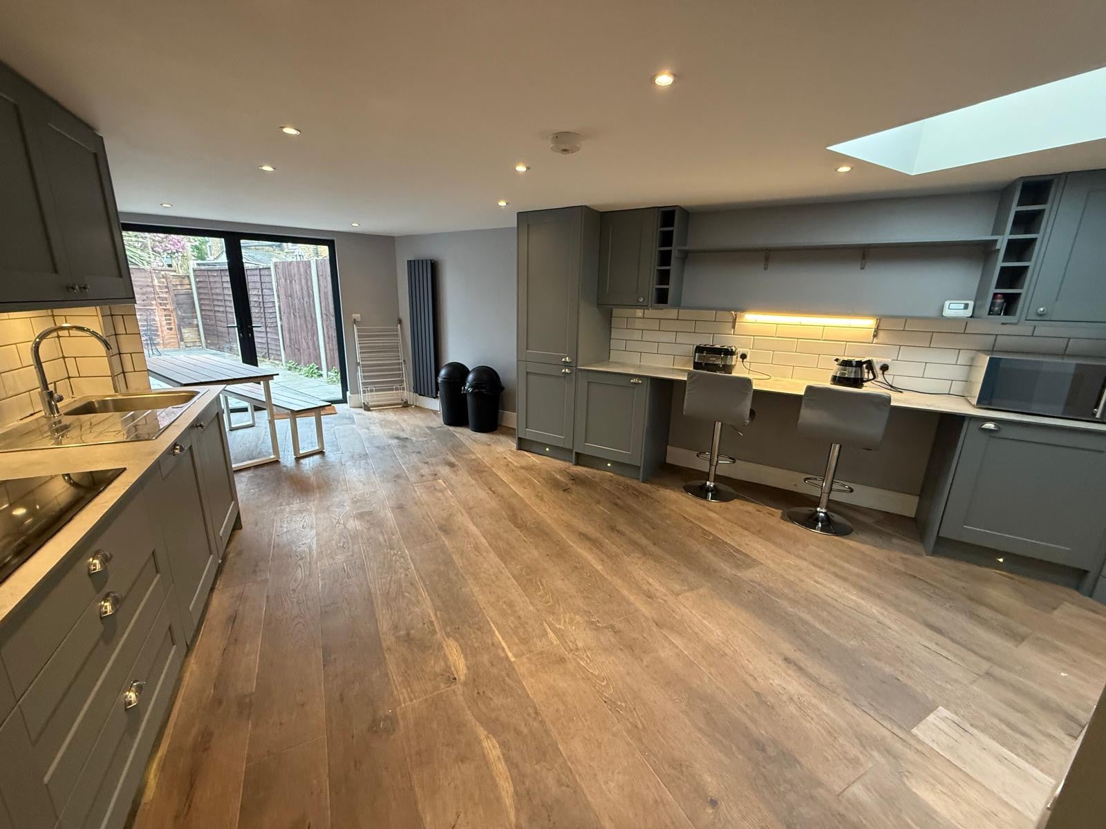 Room Graveney Road in Greater London