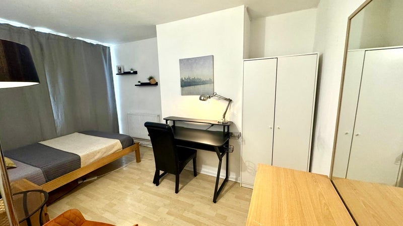 Room Sherfield Gardens in Greater London