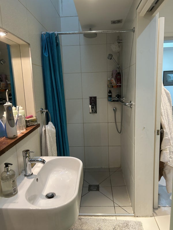 Room Falkland Road in Greater London