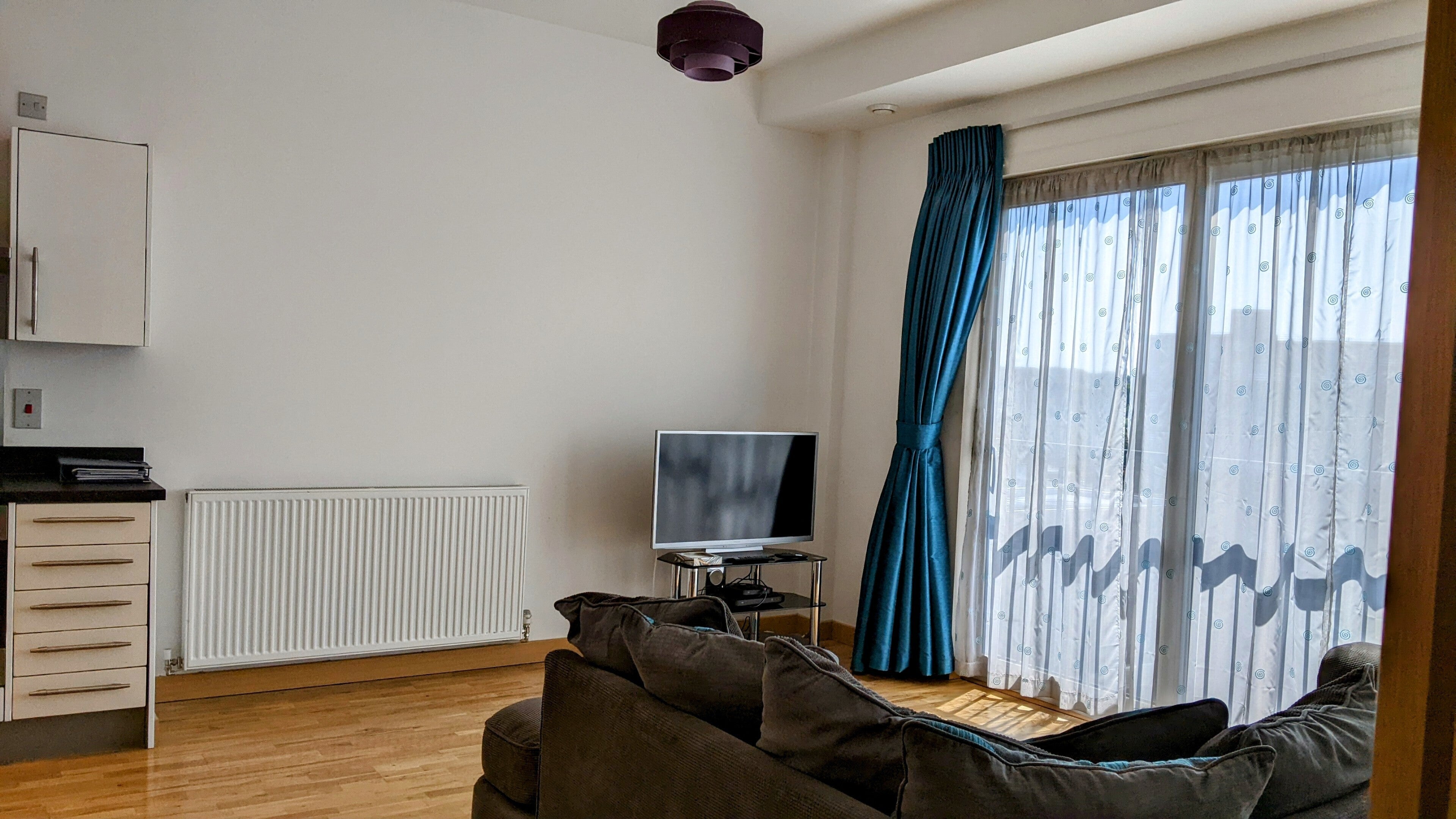 Flat Manor Road in Greater London