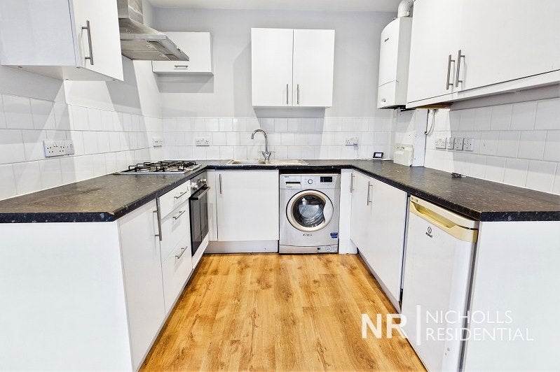 Flat Chessington Road in Epsom and Ewell