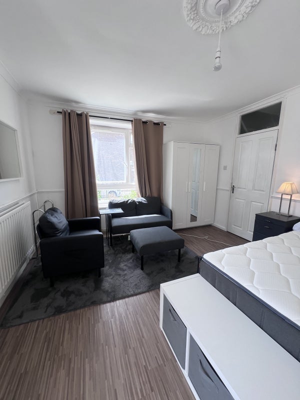 Room Sewell Road in Greater London