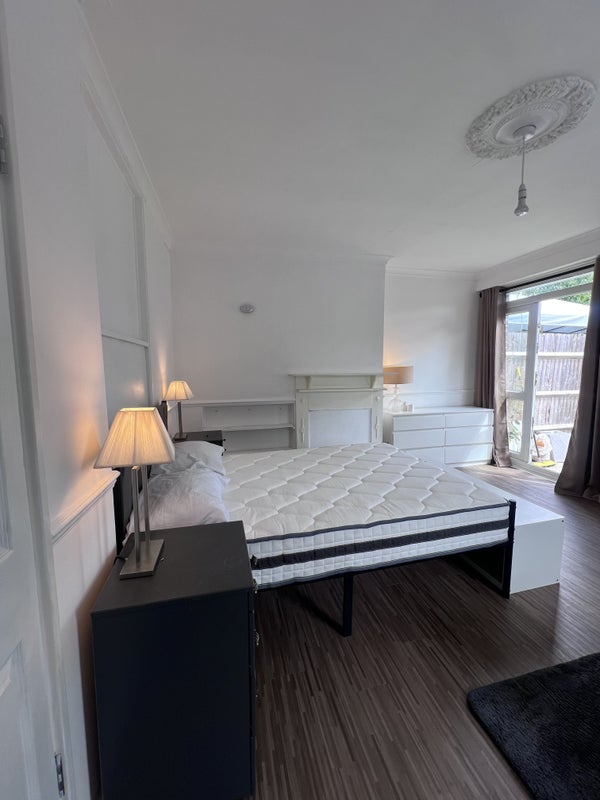 Room Sewell Road in Greater London
