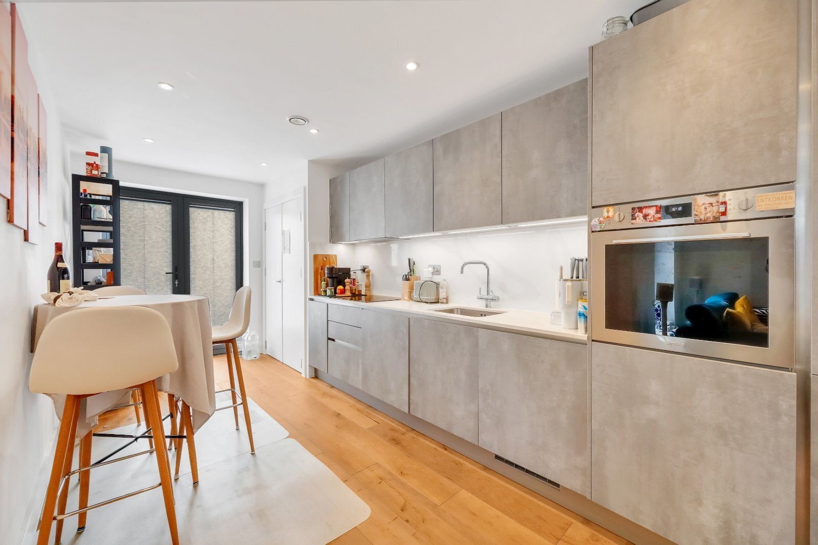 Flat Marquis Road in Greater London