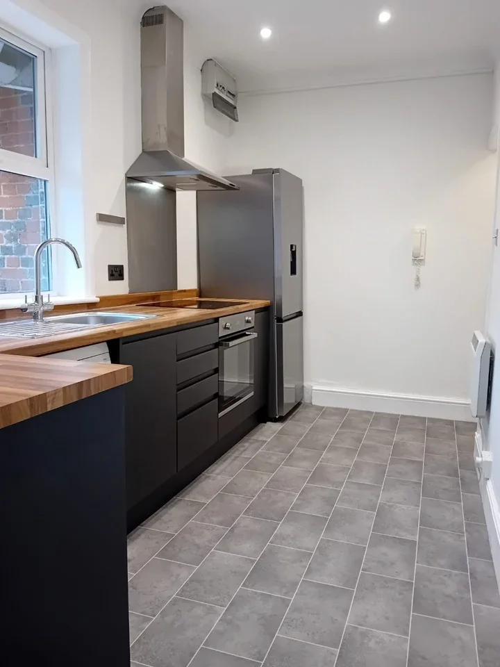 Flat Jackman's Lane in Woking
