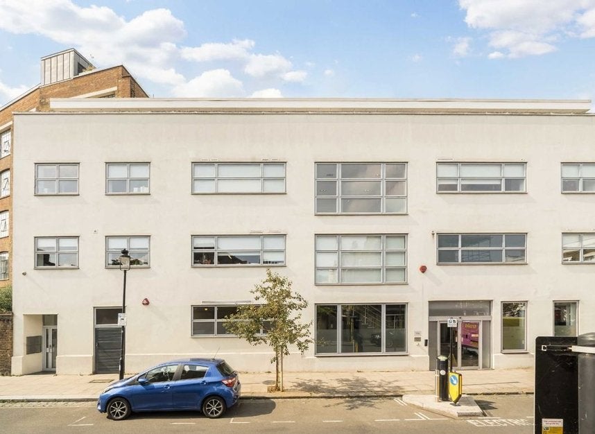 Flat Ryland Road in Greater London