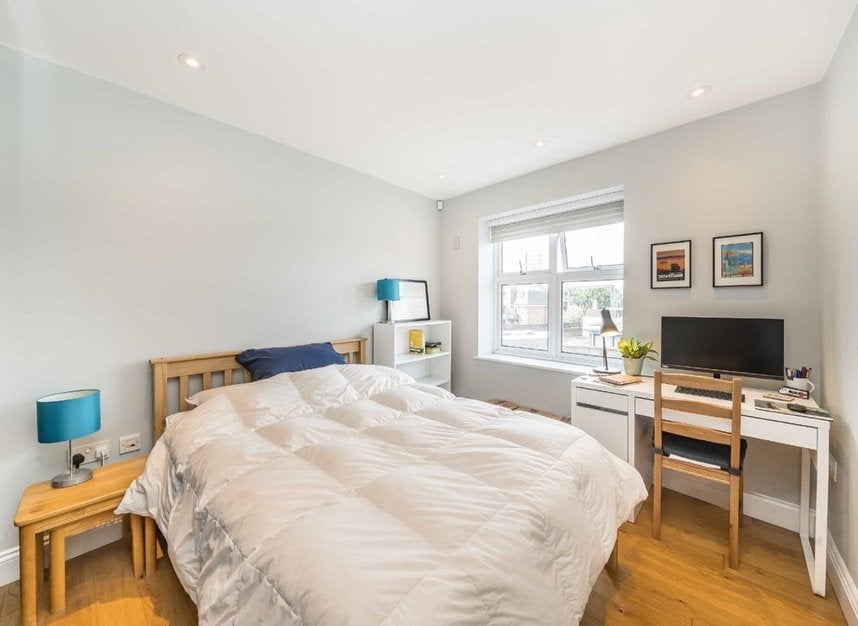 Flat Ryland Road in Greater London