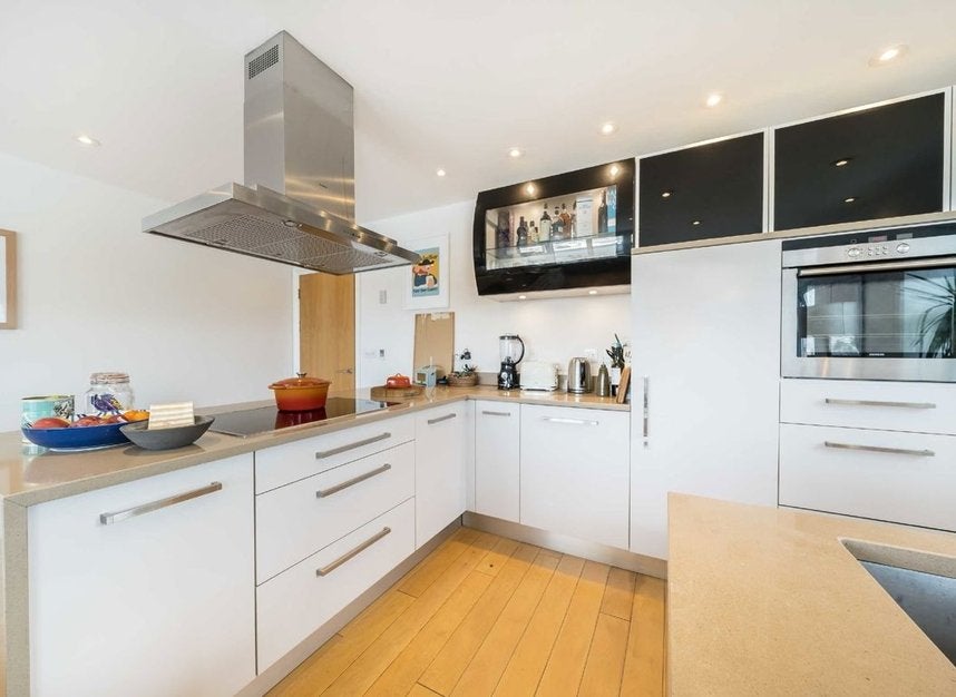 Flat Ryland Road in Greater London