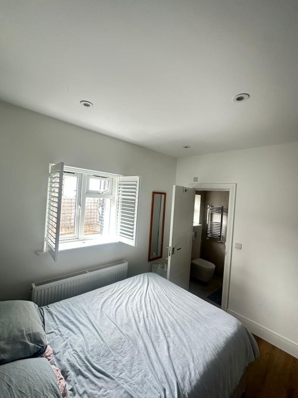 Flat Blackstock Road in Greater London