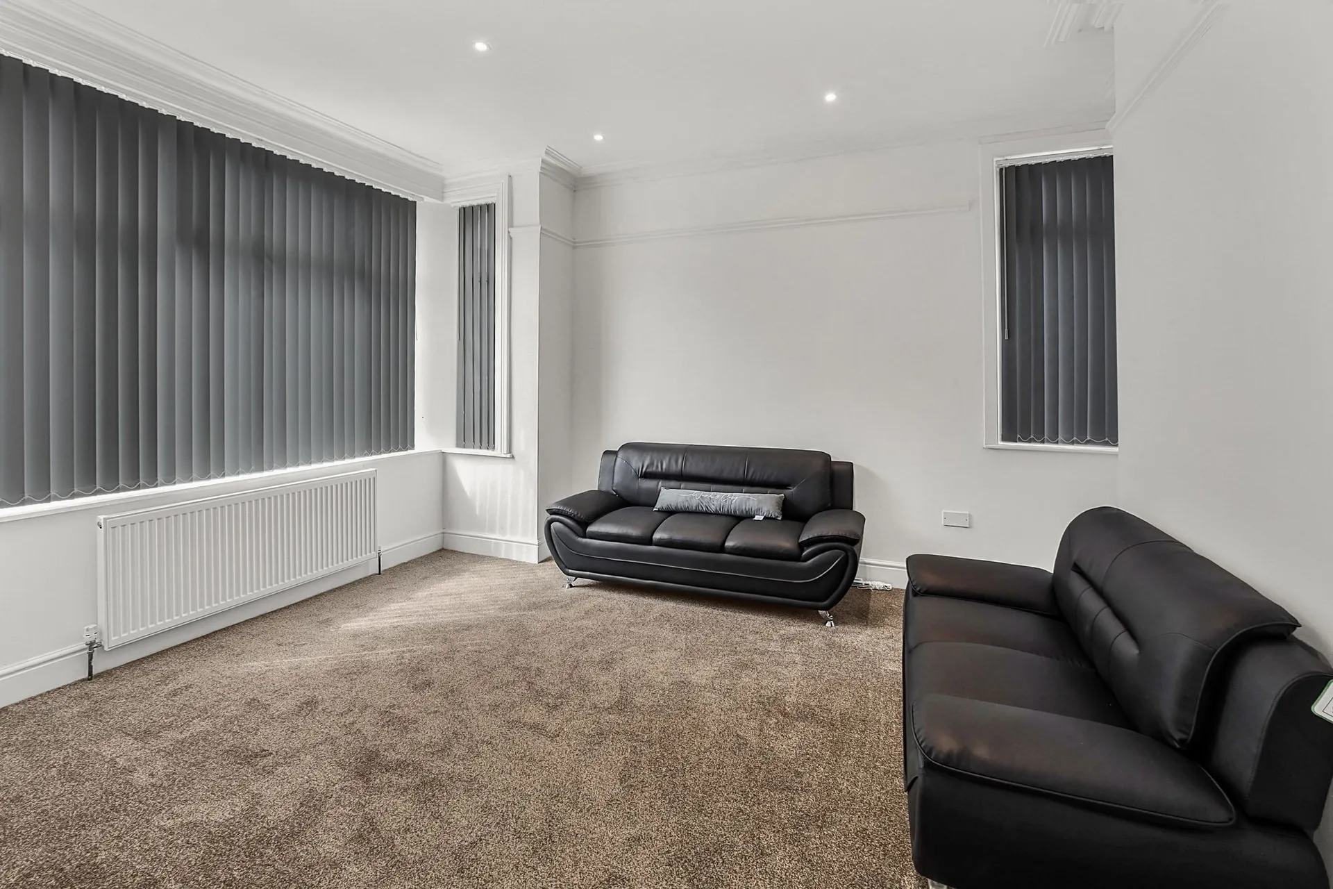 Room Collingwood Road in Earlestown