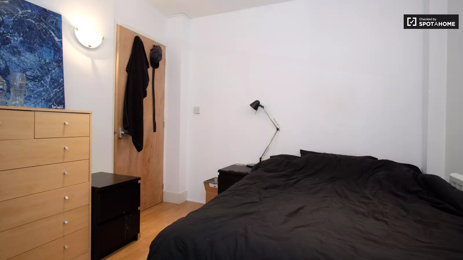 Flat Lever Street in Greater London