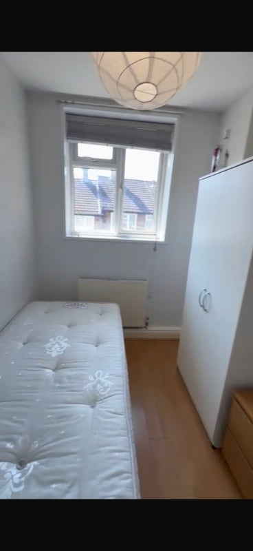 Room Hornsey Road in Greater London