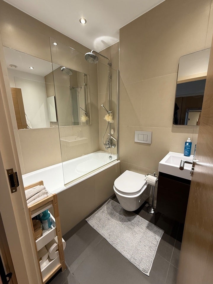 Flat Kingsway in Greater London