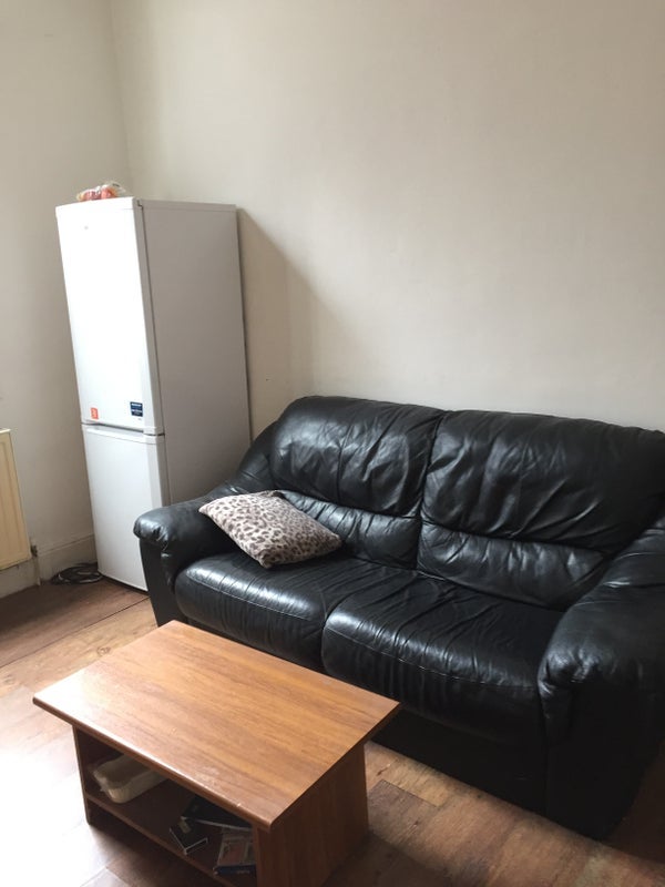 Room Holland Road in Sheffield