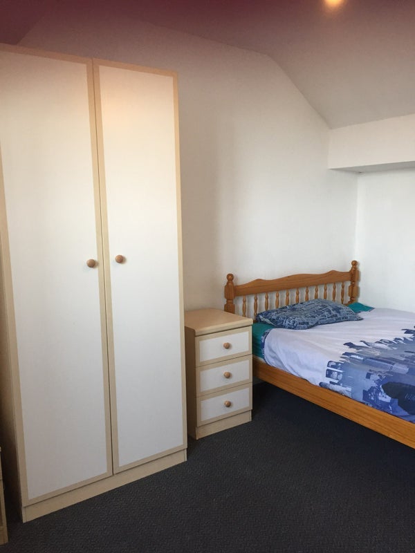 Room Holland Road in Sheffield