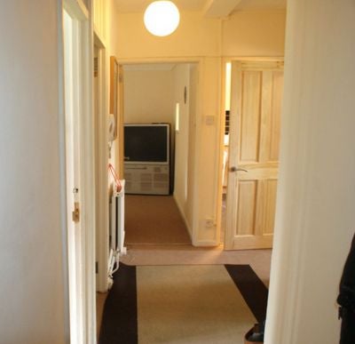 Flat Elmshurst Crescent in London