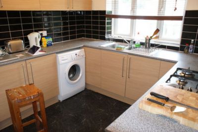 Flat Elmshurst Crescent in London