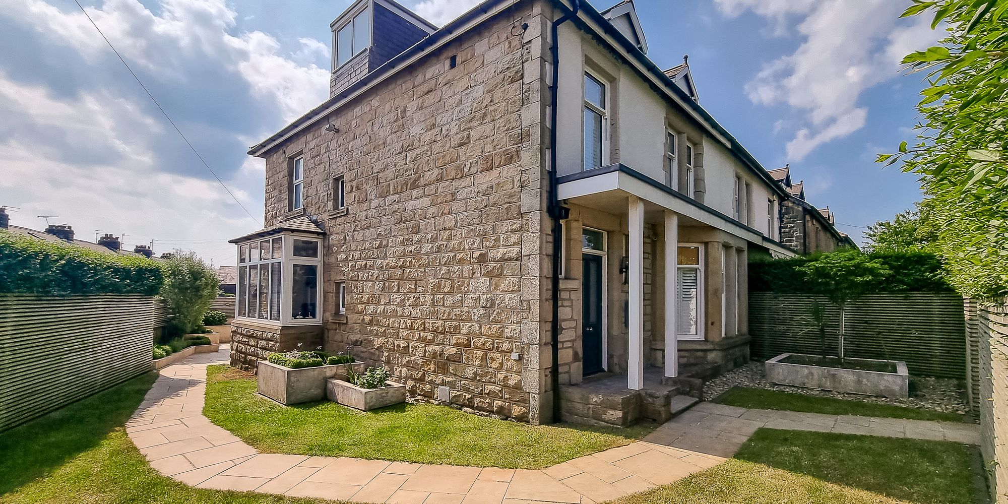 House Hookstone Road in Harrogate