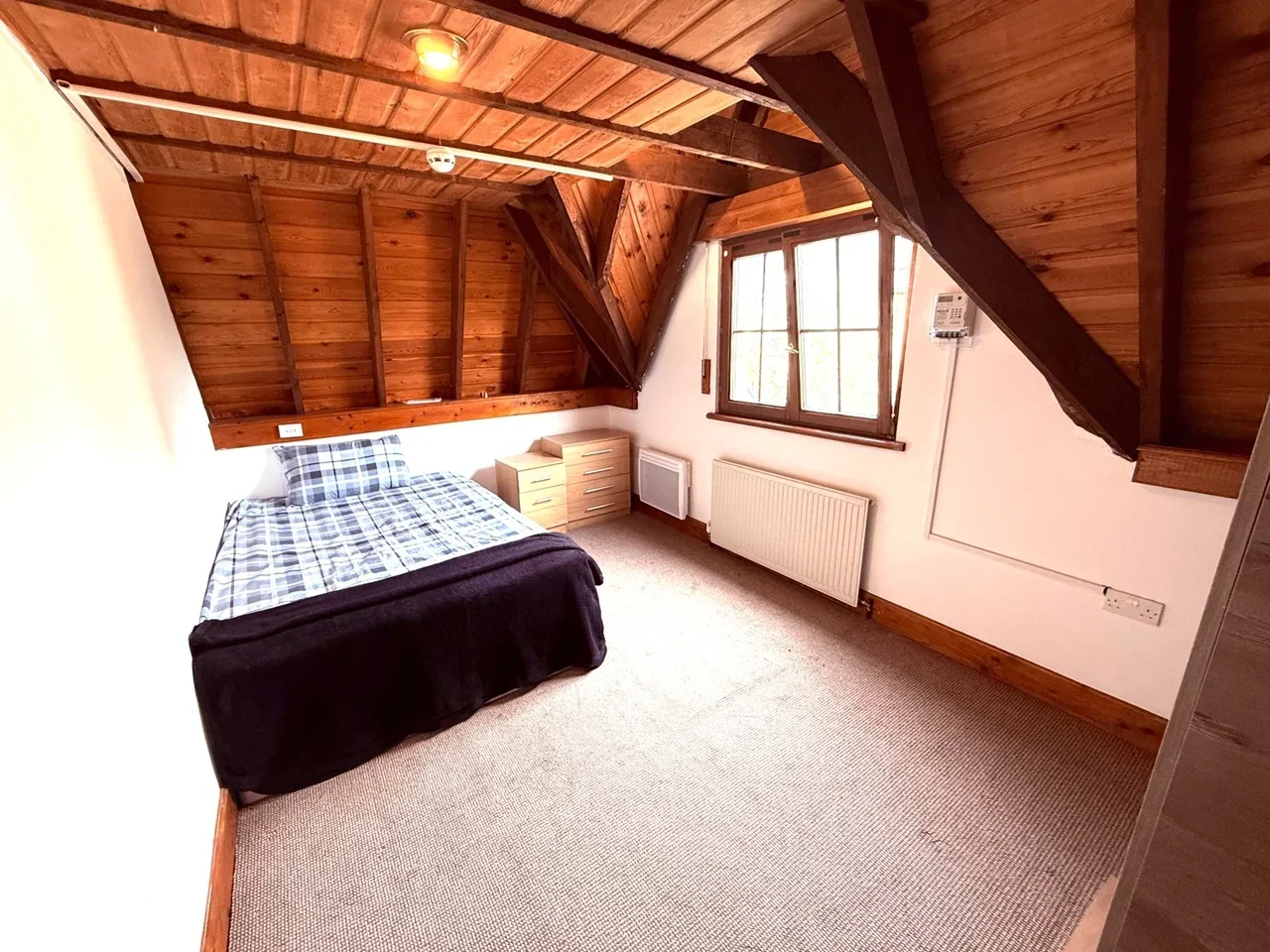 Room Wandle Court Gardens in Greater London