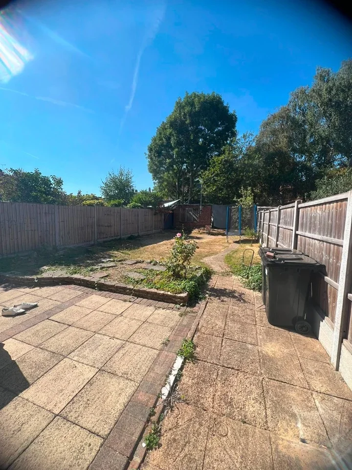 Room Saint Andrews Close in Greater London