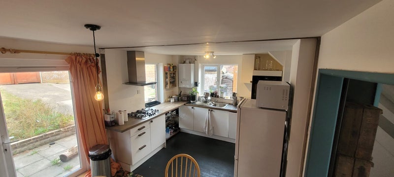 Room Penfield Road in Bristol