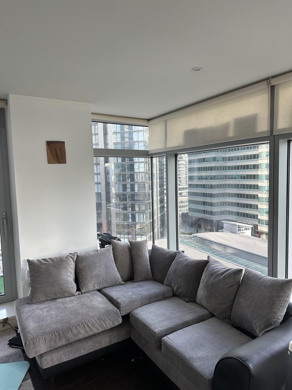 Room Pan Peninsula Square in Greater London