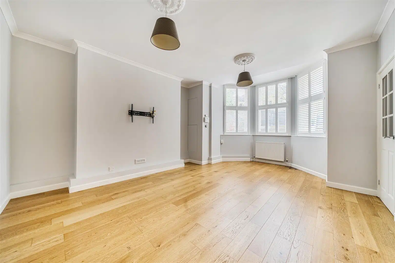 Flat Hanbury Road in Bristol