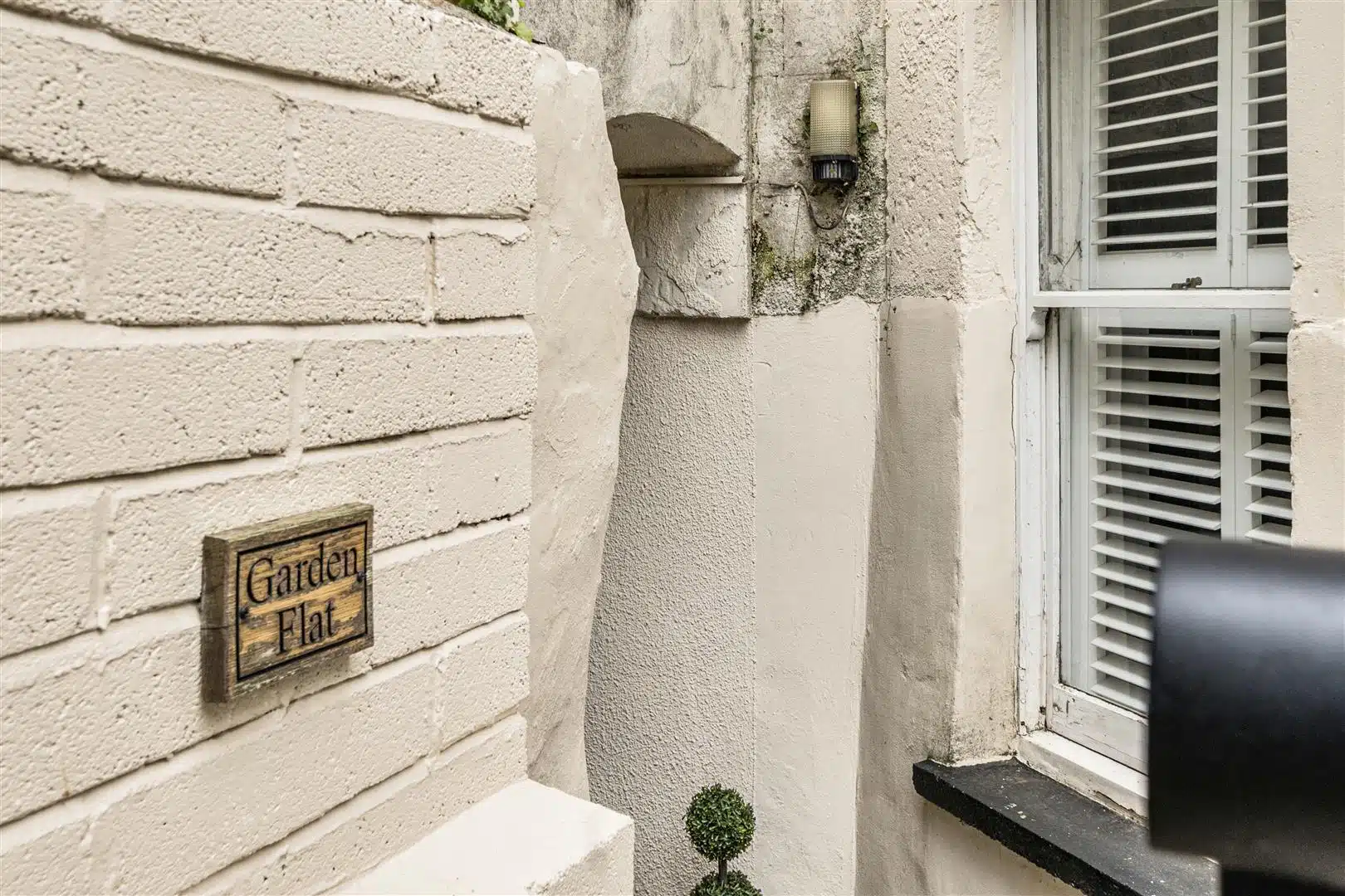 Flat Hanbury Road in Bristol