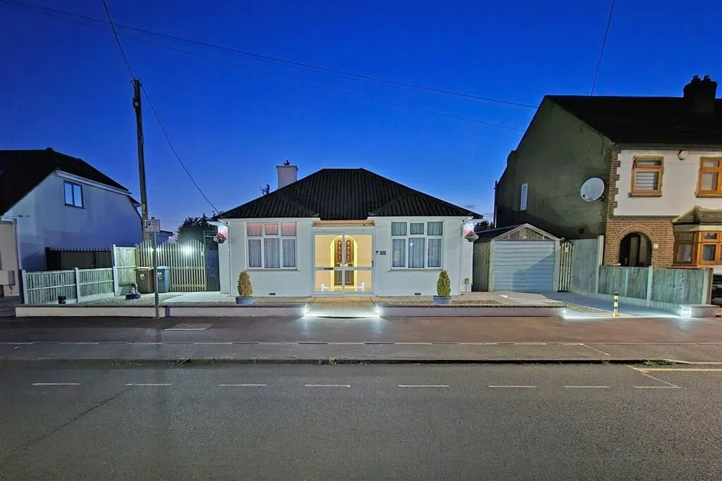 House Dagmar Road in Greater London