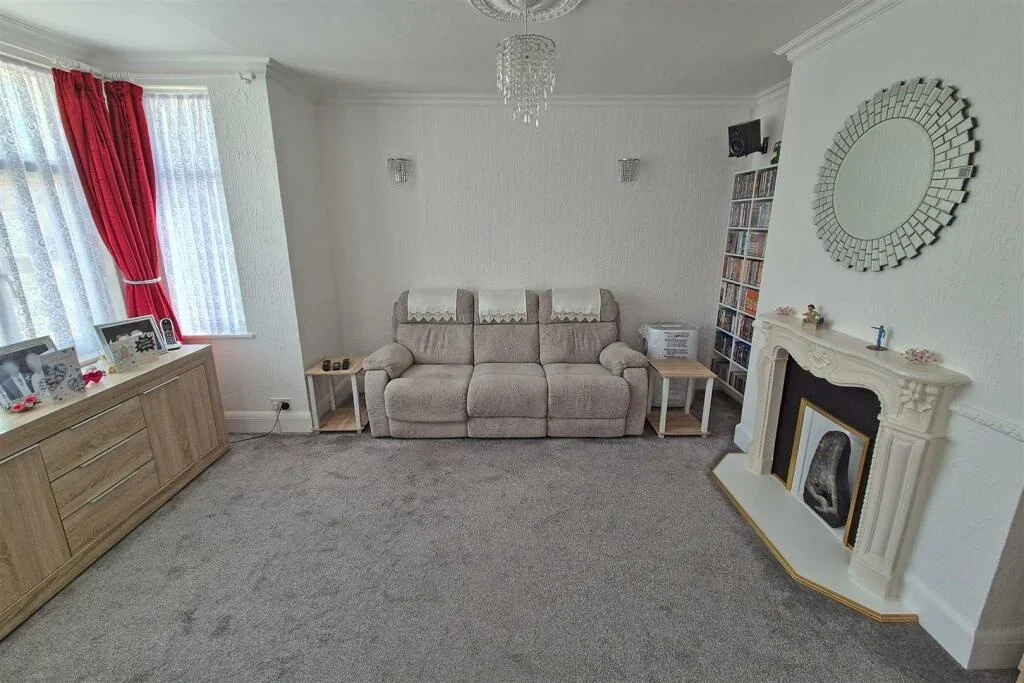 House Dagmar Road in Greater London