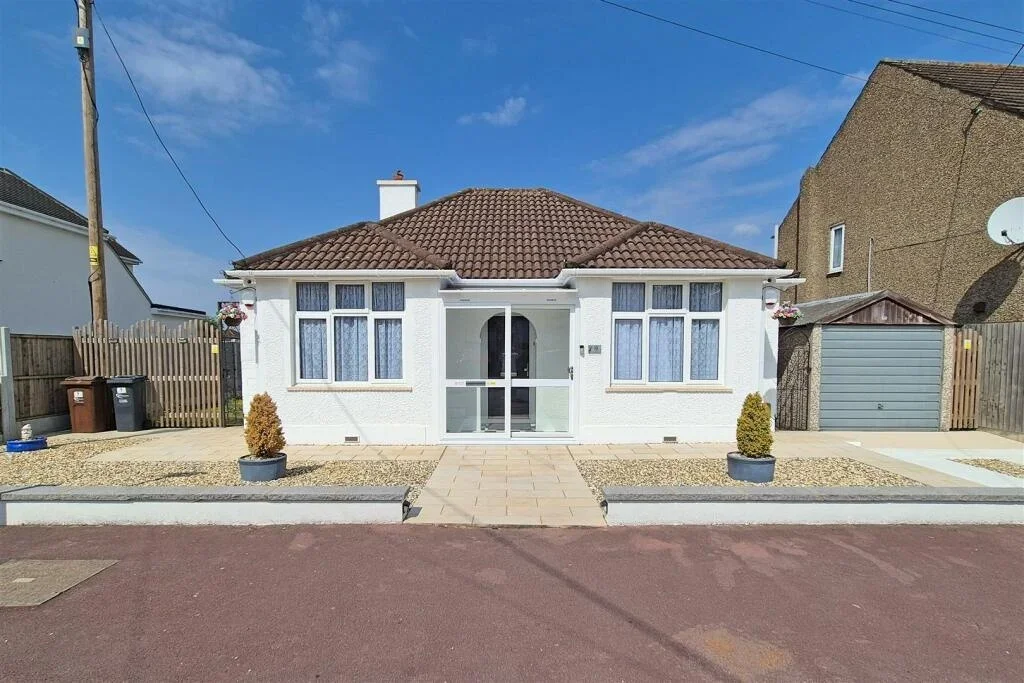 House Dagmar Road in Greater London