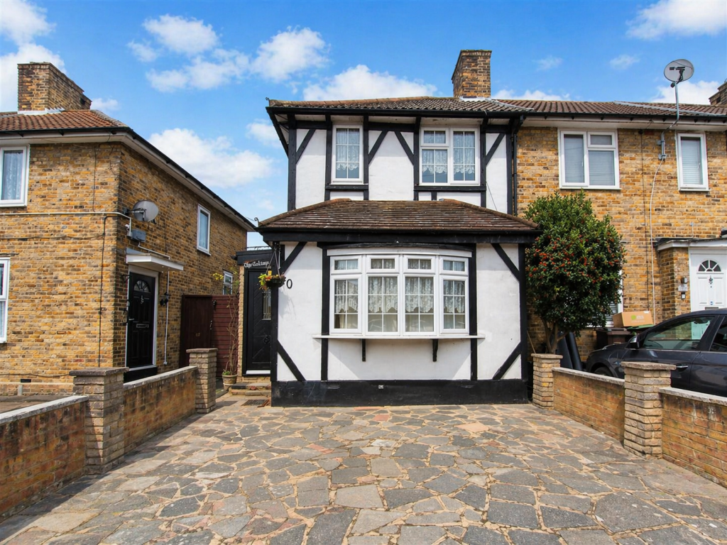 House Stoneleigh Road in London