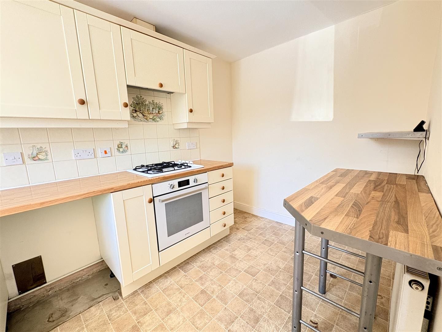 House Kestrel Way in Carisbrooke