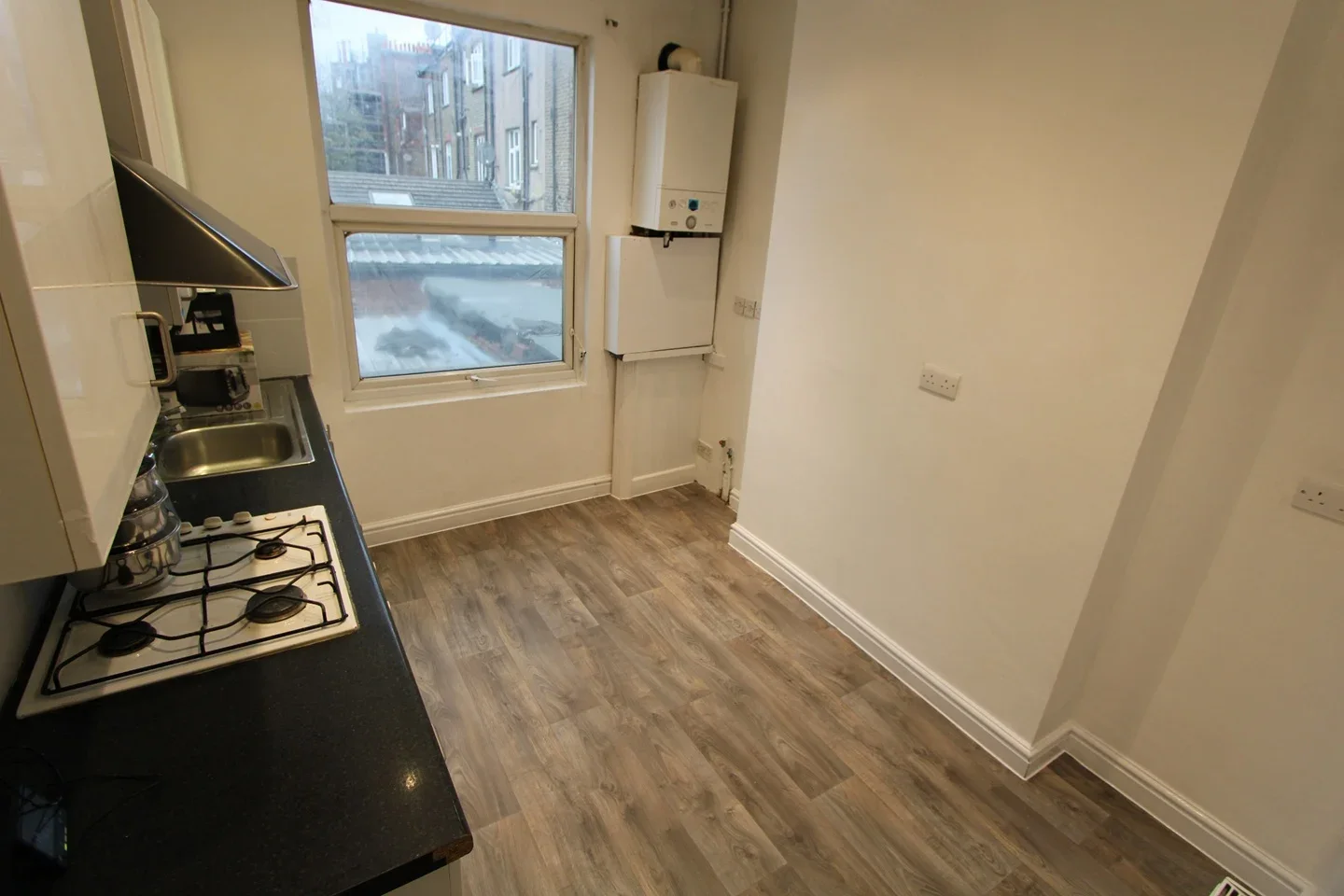 Flat Greyhound Lane in Greater London