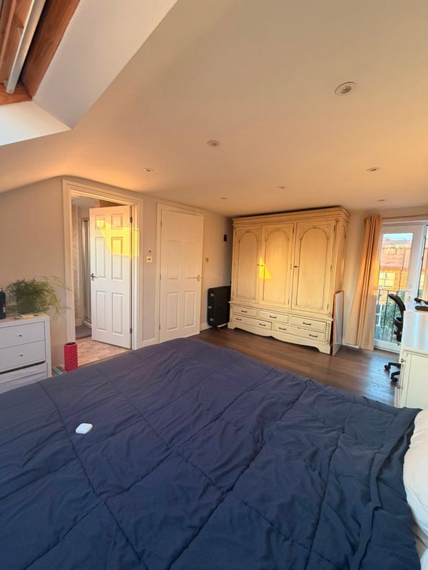 Room Marmion Road in Greater London
