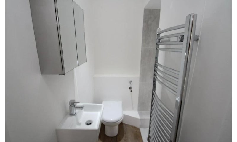 Room Canning Road in Greater London