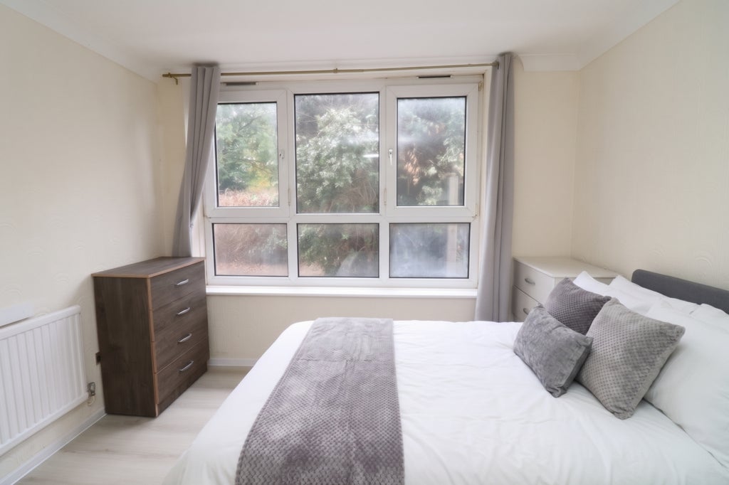Room Globe Road in Greater London