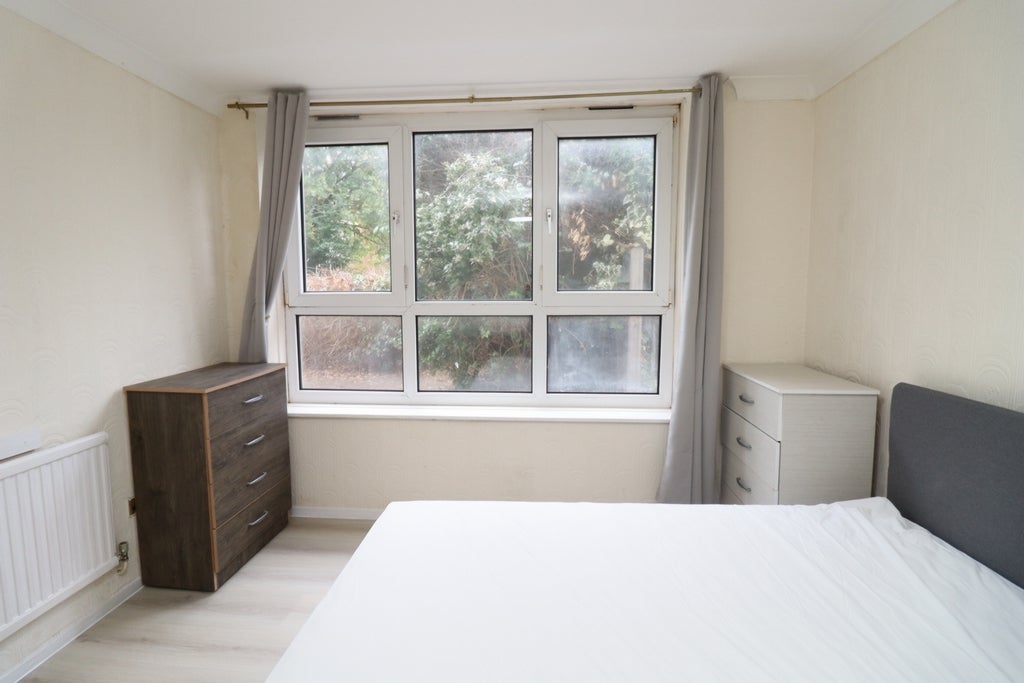 Room Globe Road in Greater London