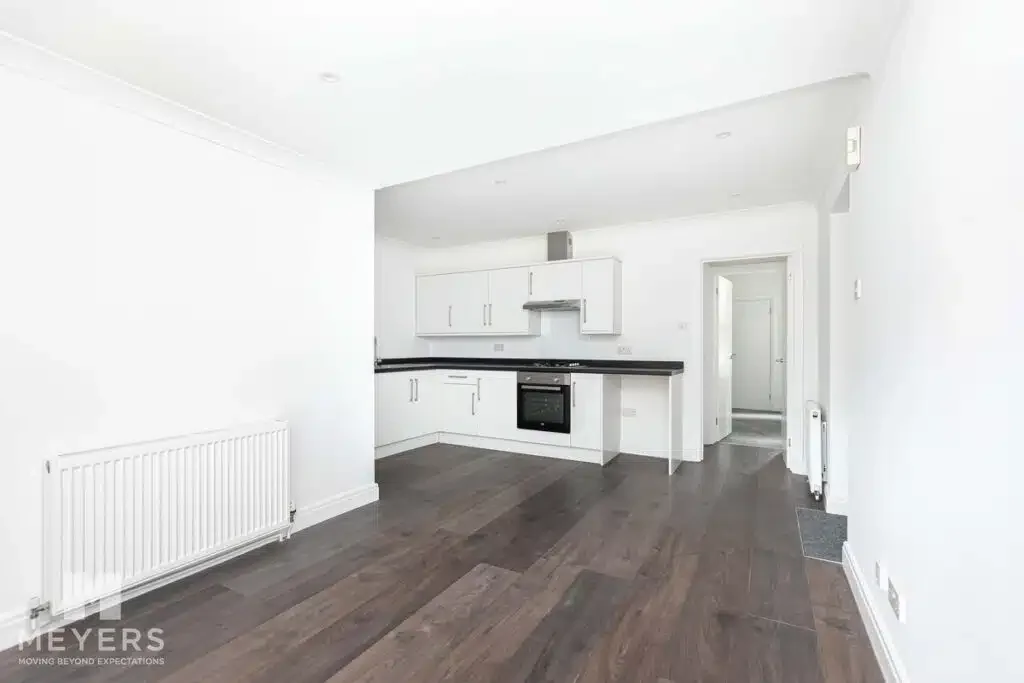 Flat Beechey Road in Bournemouth